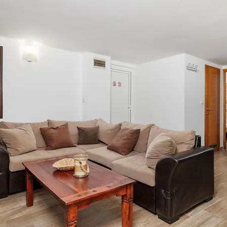 Appartamento Leko-5 By Interhome *